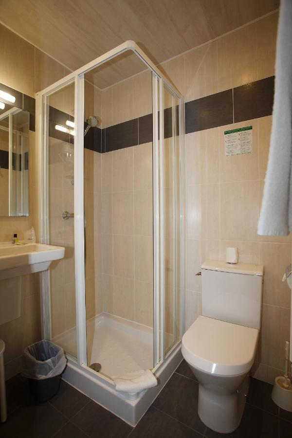 Contact Hotel - Hotel Le Lion D'Or Ламбал Екстериор снимка