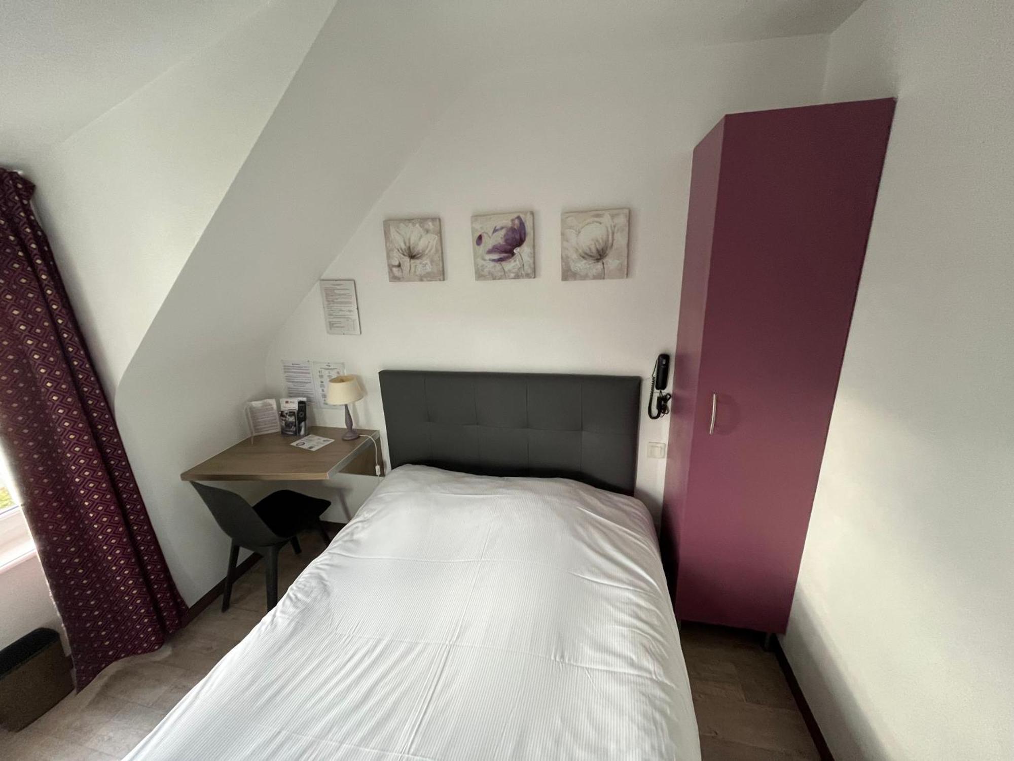 Contact Hotel - Hotel Le Lion D'Or Ламбал Екстериор снимка