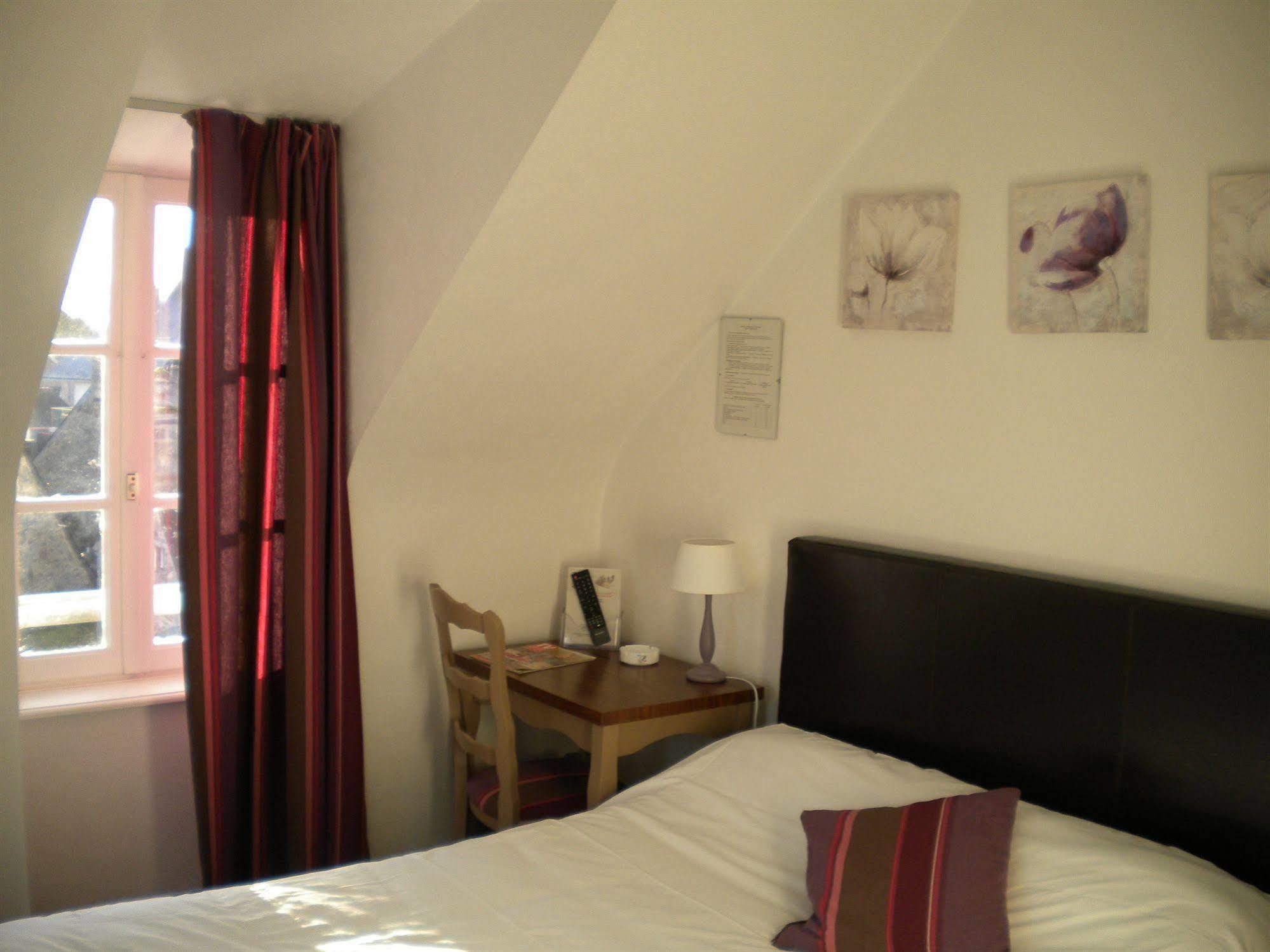 Contact Hotel - Hotel Le Lion D'Or Ламбал Екстериор снимка