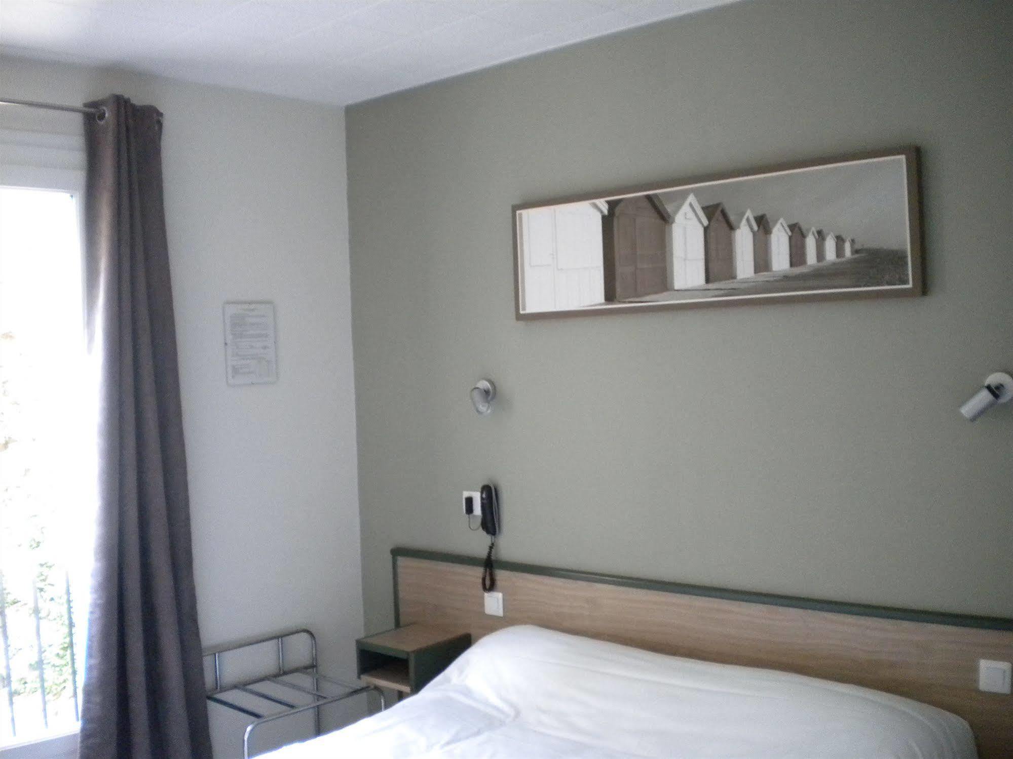 Contact Hotel - Hotel Le Lion D'Or Ламбал Екстериор снимка
