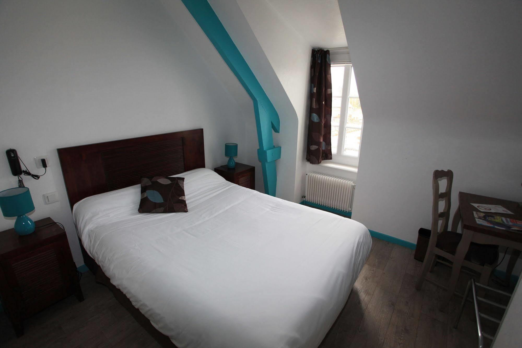 Contact Hotel - Hotel Le Lion D'Or Ламбал Екстериор снимка